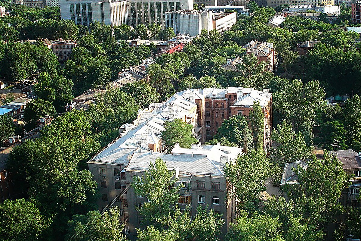 Вид сверху на Дом «Слово» (здание в виде буквы С), 2007 год. Фото: Vizu (CC BY-SA 3.0) / Wikimedia