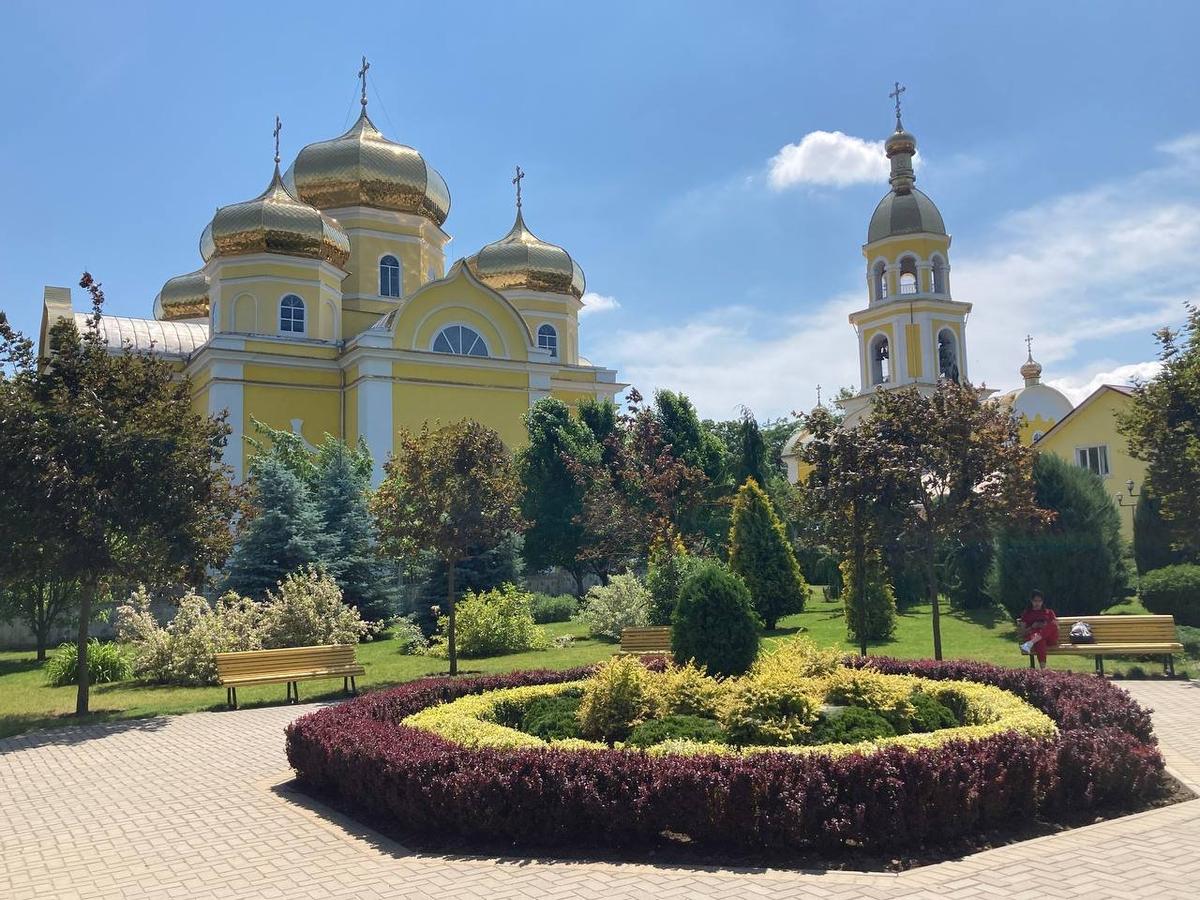 Парк в центре Комрата. Фото: Илья Азар, для «Новой газеты. Европа»