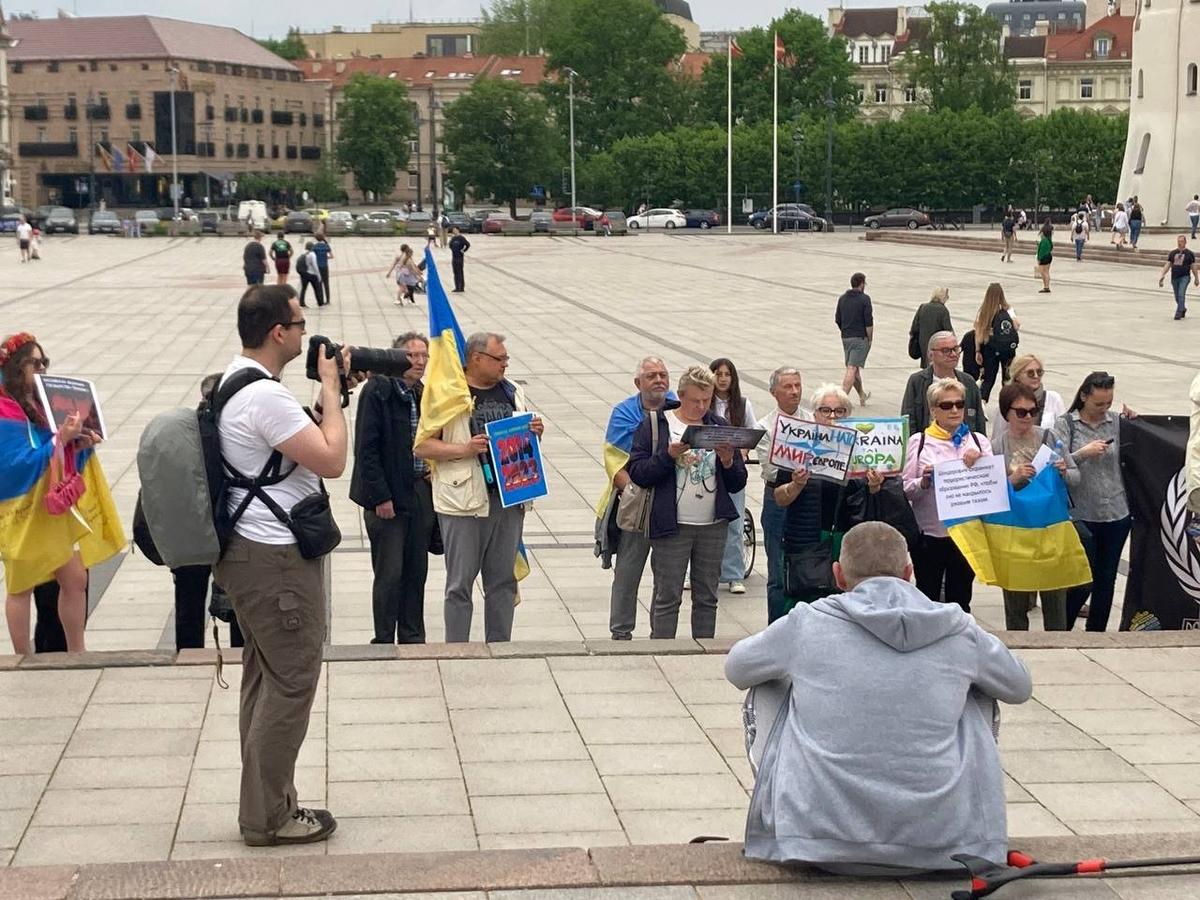 Еженедельный митинг в поддержку Украины в Вильнюсе. Фото: Илья Азар, специально для «Новой газеты Европа»