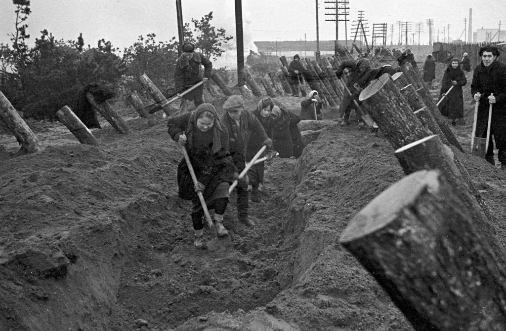 Москвичи строят заградительные сооружения, октябрь 1941 года. Фото: B. Vdovenko / RIA Novosti archive / CC-BY-SA 3