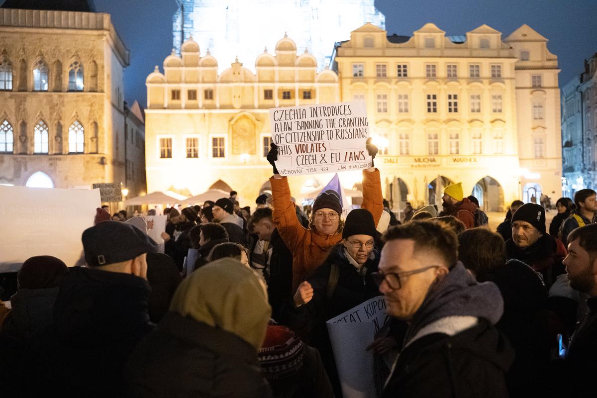 Митинг россиян в Праге. Фото: предоставлено Алисой Захтаренко