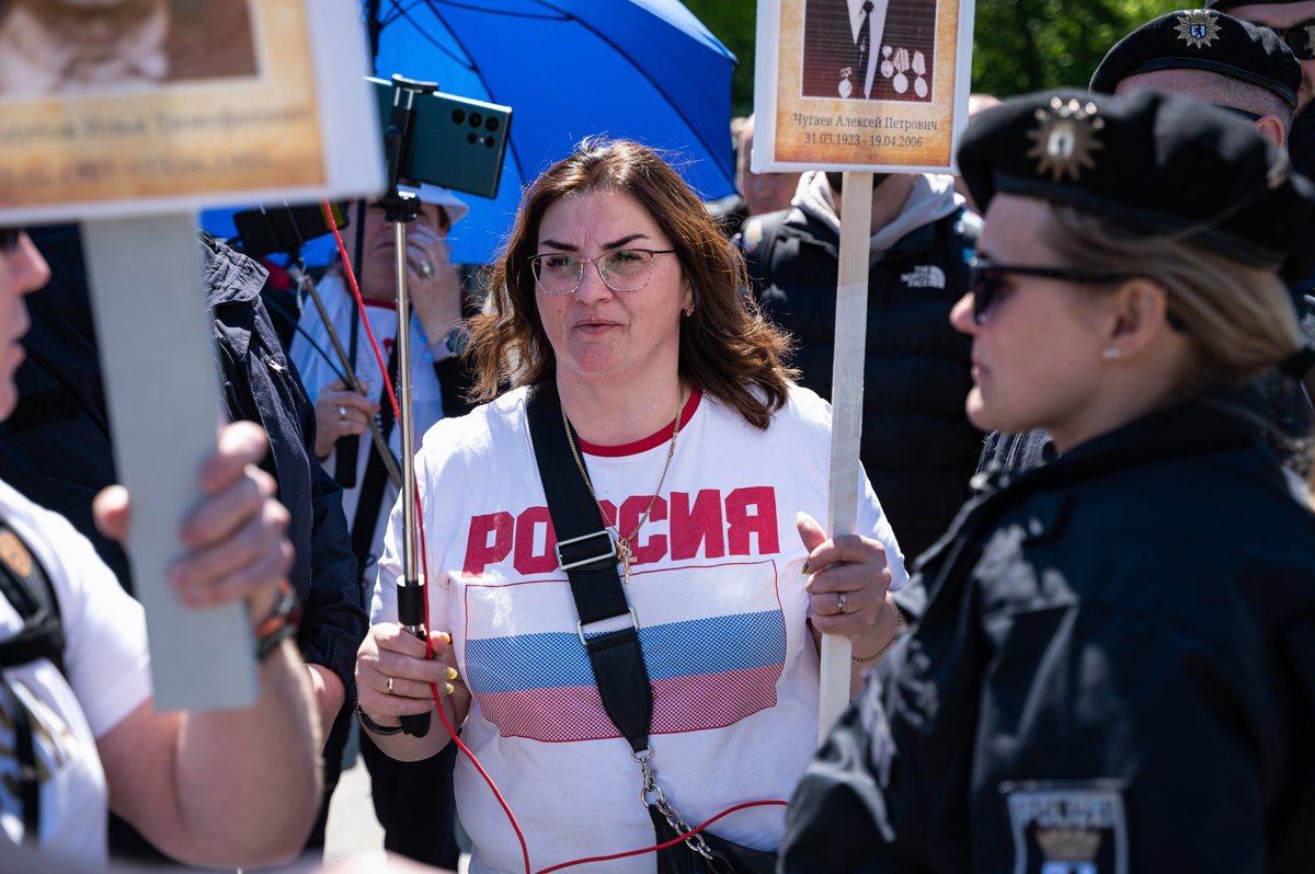 Пророссийская демонстрантка на митинге в честь дня победы, Берлин, 9 мая 2023 года. Фото: Caro / Schuelke / Scanpix / LETA