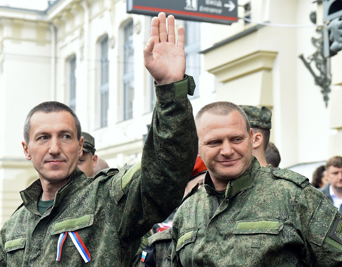 Проводы жителей Санкт-Петербурга, заключивших контракт с Министерством обороны РФ. 3 августа 2023 года. 
Фото: Александр Коряков /Коммерсантъ / Sipa USA / Vida Press