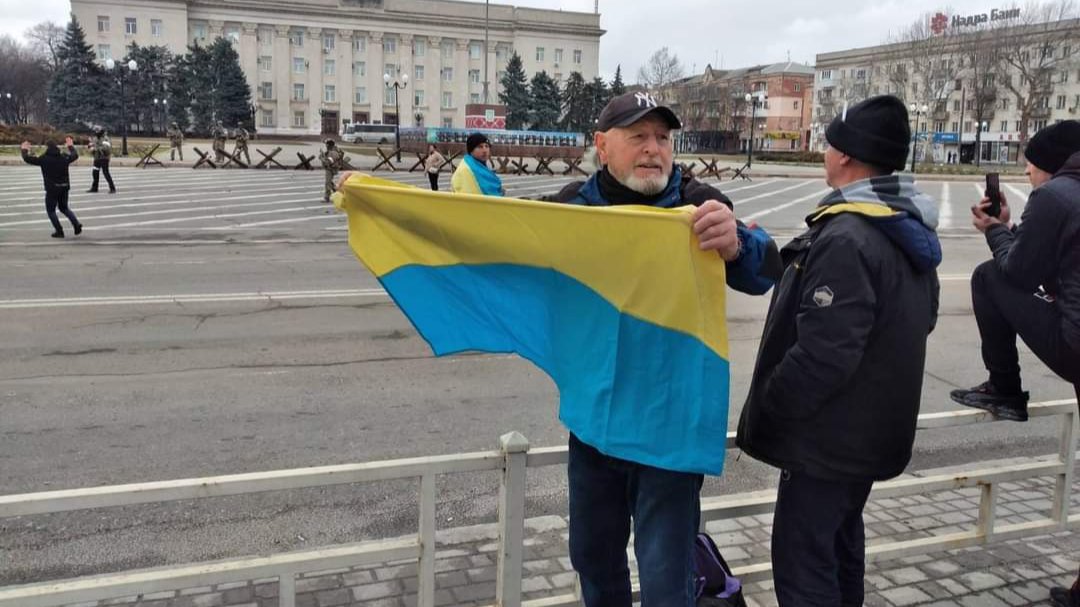 «Ищите его с водолазами на дне Днепра»